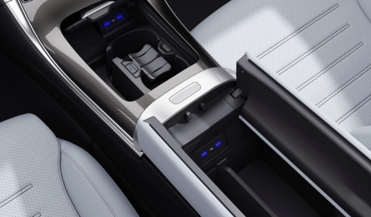 Type C Giá Xe C200 Avantgarde - C200 Avantgarde Plus - C300 AMG 2025 Mới Nhất