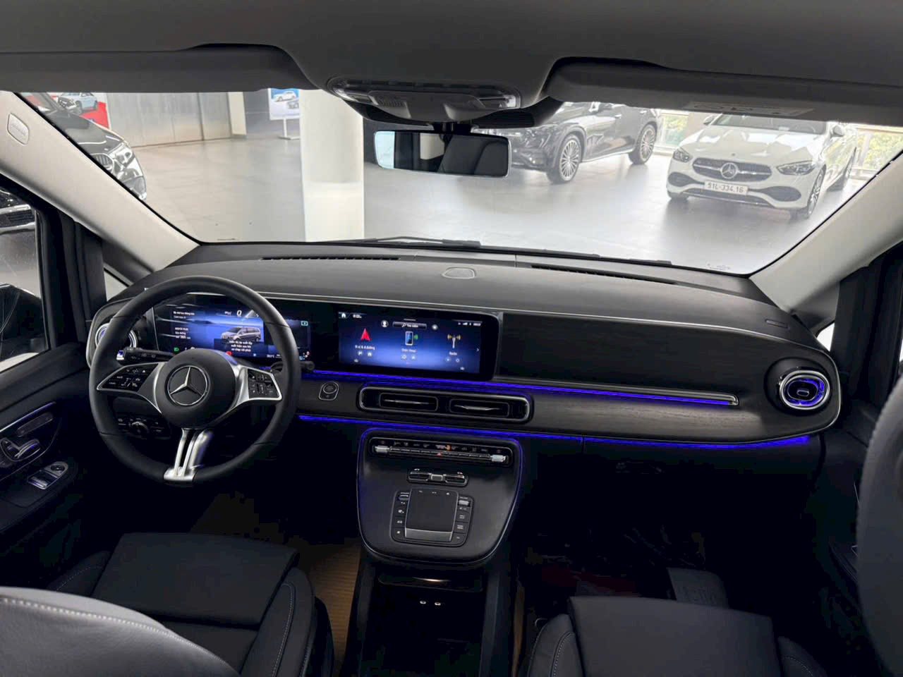 Khoang lái V300 Avantgarde