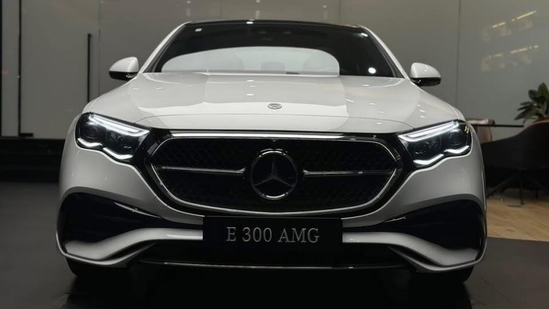 Đầu xe E300 amg