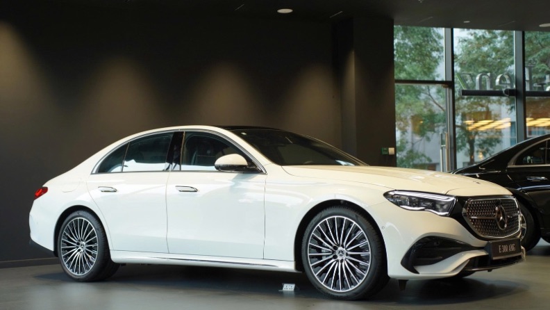 Thân xe E300 amg 2025