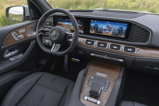 Khoang lai GLS450 Facelift Phiên Bản Mercedes GLS 450 Facelift 2025: Ra Mắt và Nhận Cọc Xe
