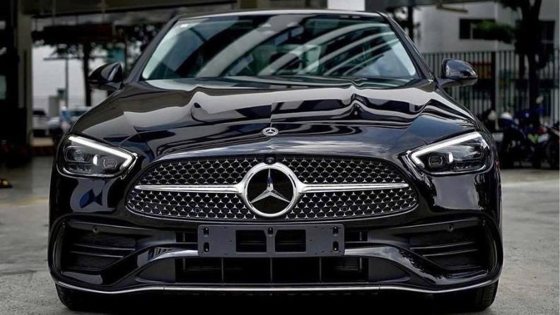 Mat ca lang C300 Mercedes-Benz C300 AMG 2025 - Sedan thể thao đỉnh cao trong phân khúc C-Class