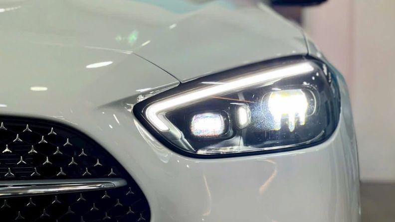 Đèn Digital Light trên Mec C300