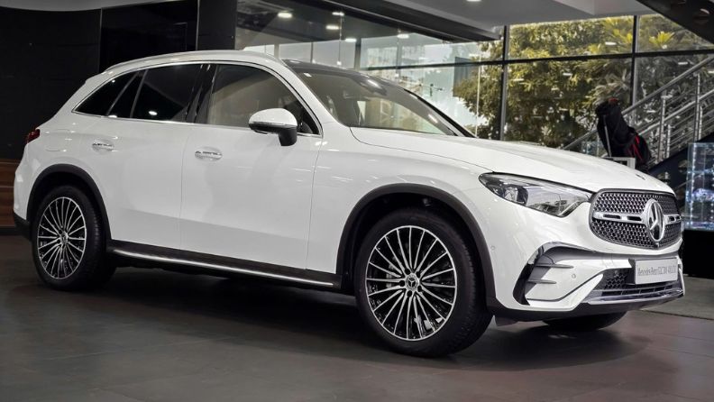 Gia GLC300 lan banh Da Nang