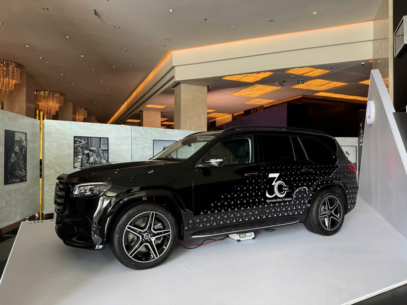 GLS 450 4matic FACELIFT edition 30 chiều ngang