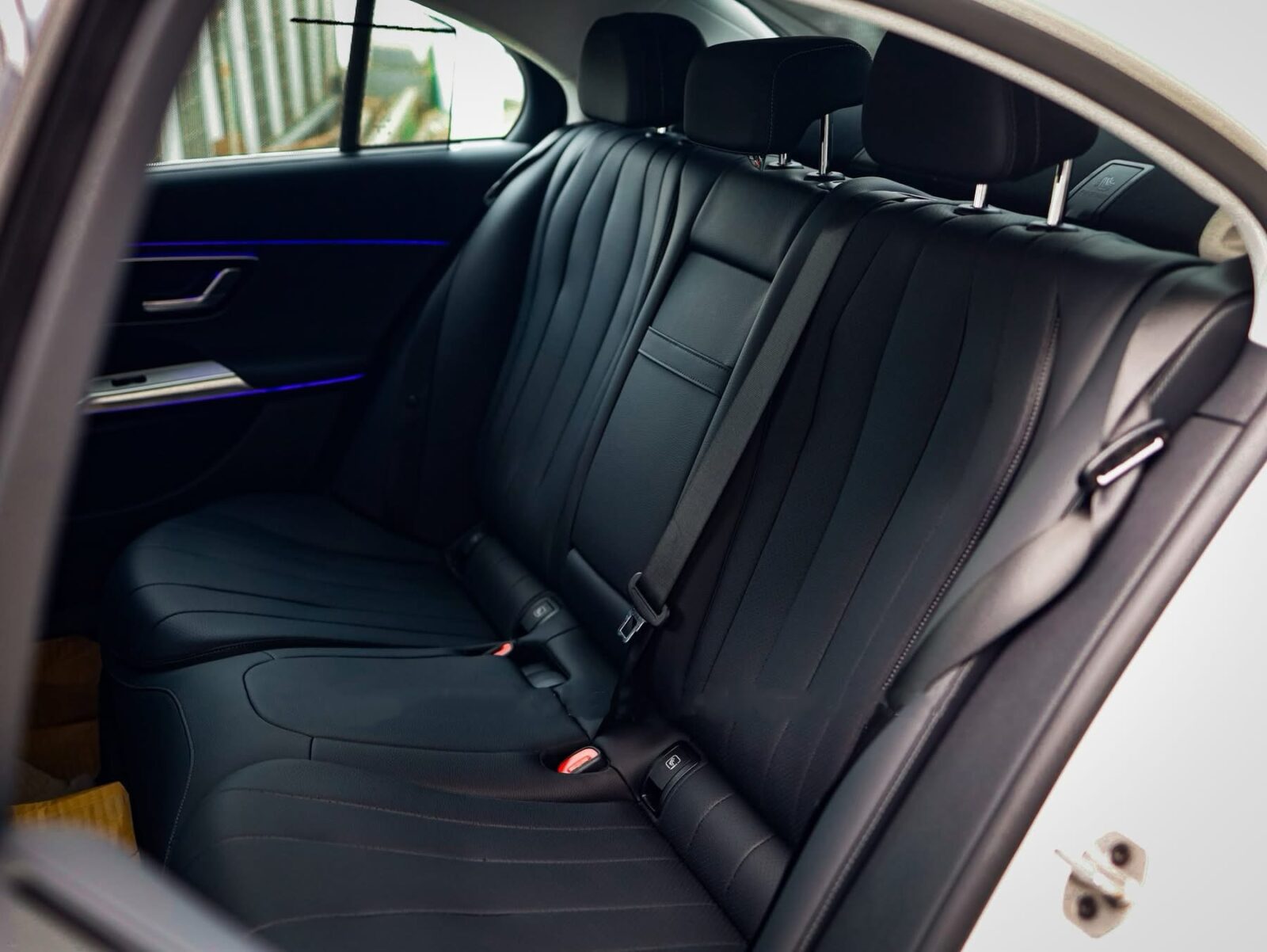 Hàng ghế sau E200 Avantgarde