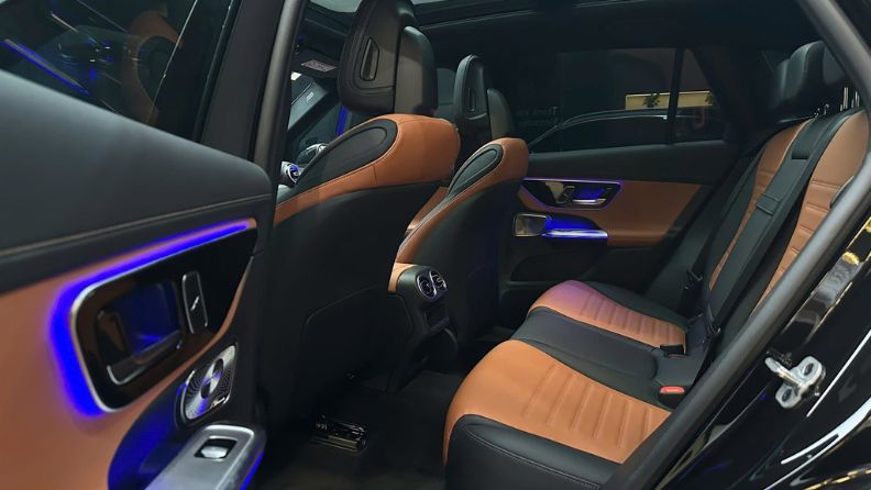 Giá Lăn Bánh Mercedes GLC200 & GLC300 tại Quảng Bình – Cập Nhật 2025 22 Giá Lăn Bánh Mercedes GLC200 & GLC300 tại Quảng Bình – Cập Nhật 2025 Hàng ghế sau GLC300 Quảng Bình