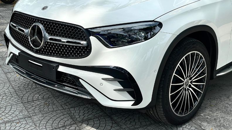 Ngoại thất Mercedes GLC300 4MATIC có gì hay? 21 Ngoại thất Mercedes GLC300 4MATIC có gì hay? goi ngoai that amg tren glc300