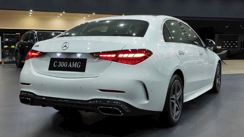Giá lăn bánh Mercedes C300 AMG tại Đà Nẵng 2026 21 Giá lăn bánh Mercedes C300 AMG tại Đà Nẵng 2026 cum den hau c300